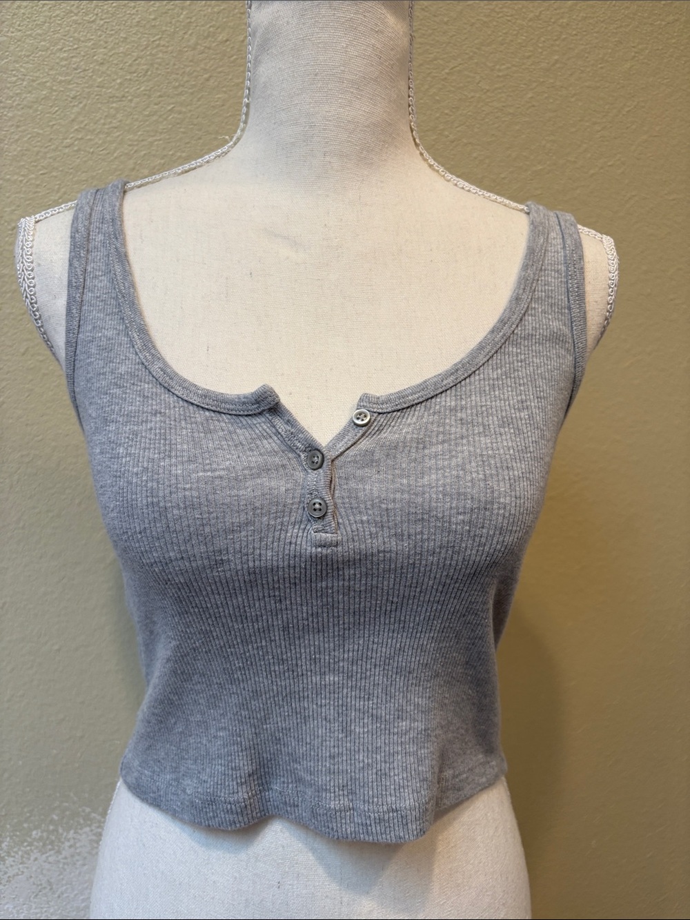 Brandy Melville Gray Ribbed Henley Crop Tank